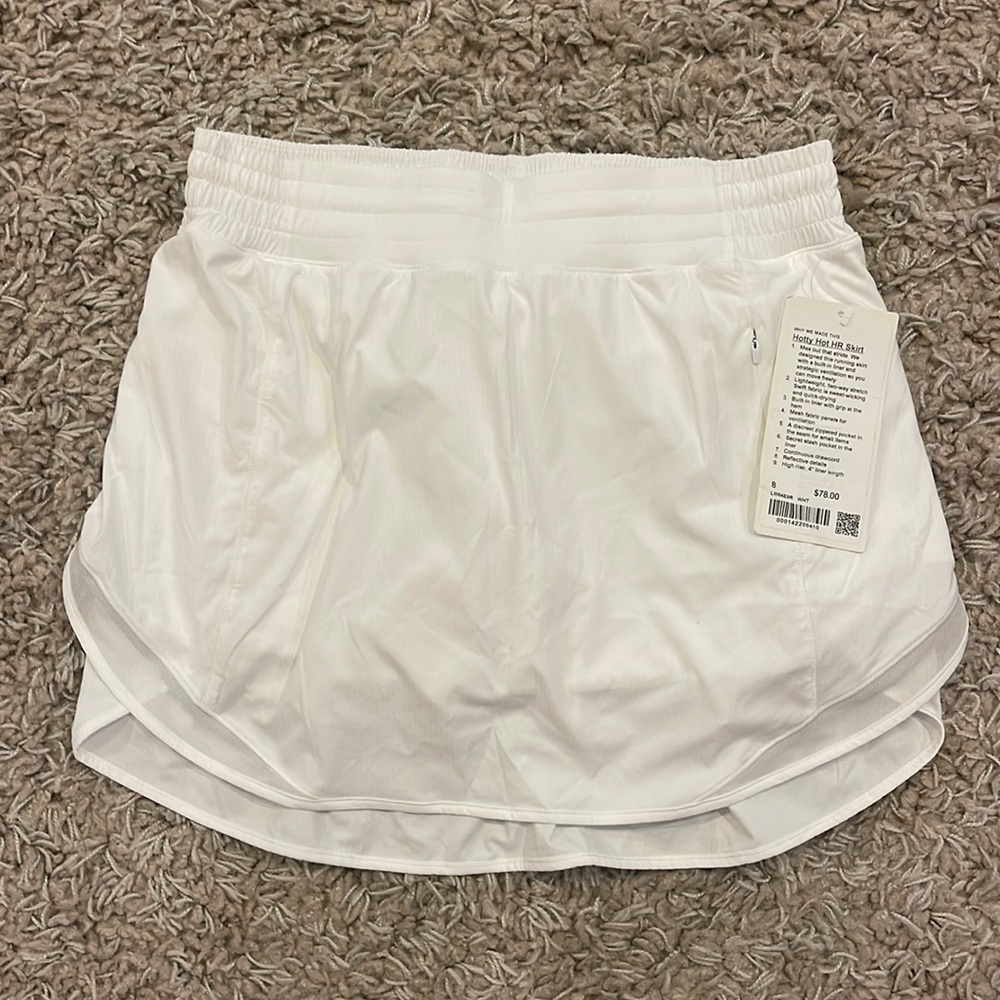Hotty Hot HR skirt. Size 8. NWT